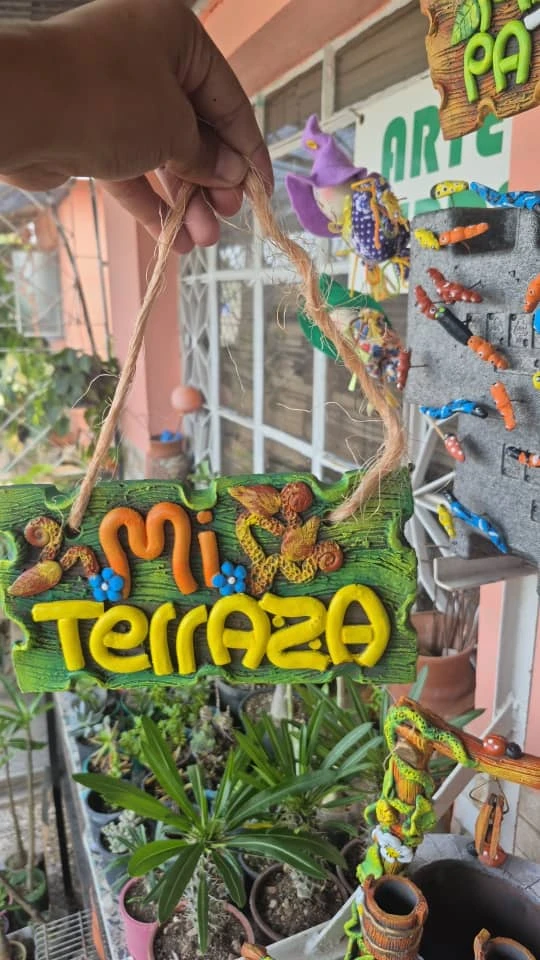 Maceta plastica tamaño grande's foto | Arte Verde |  BizneCubano